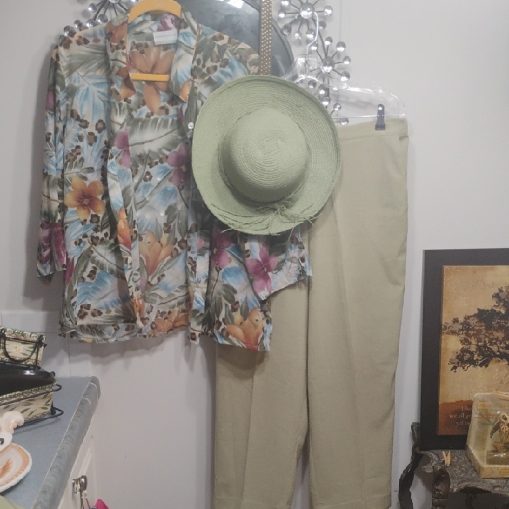 Alfred Dunner Floral Blouse and Cream Pants Set BONUS Matching Skirt!